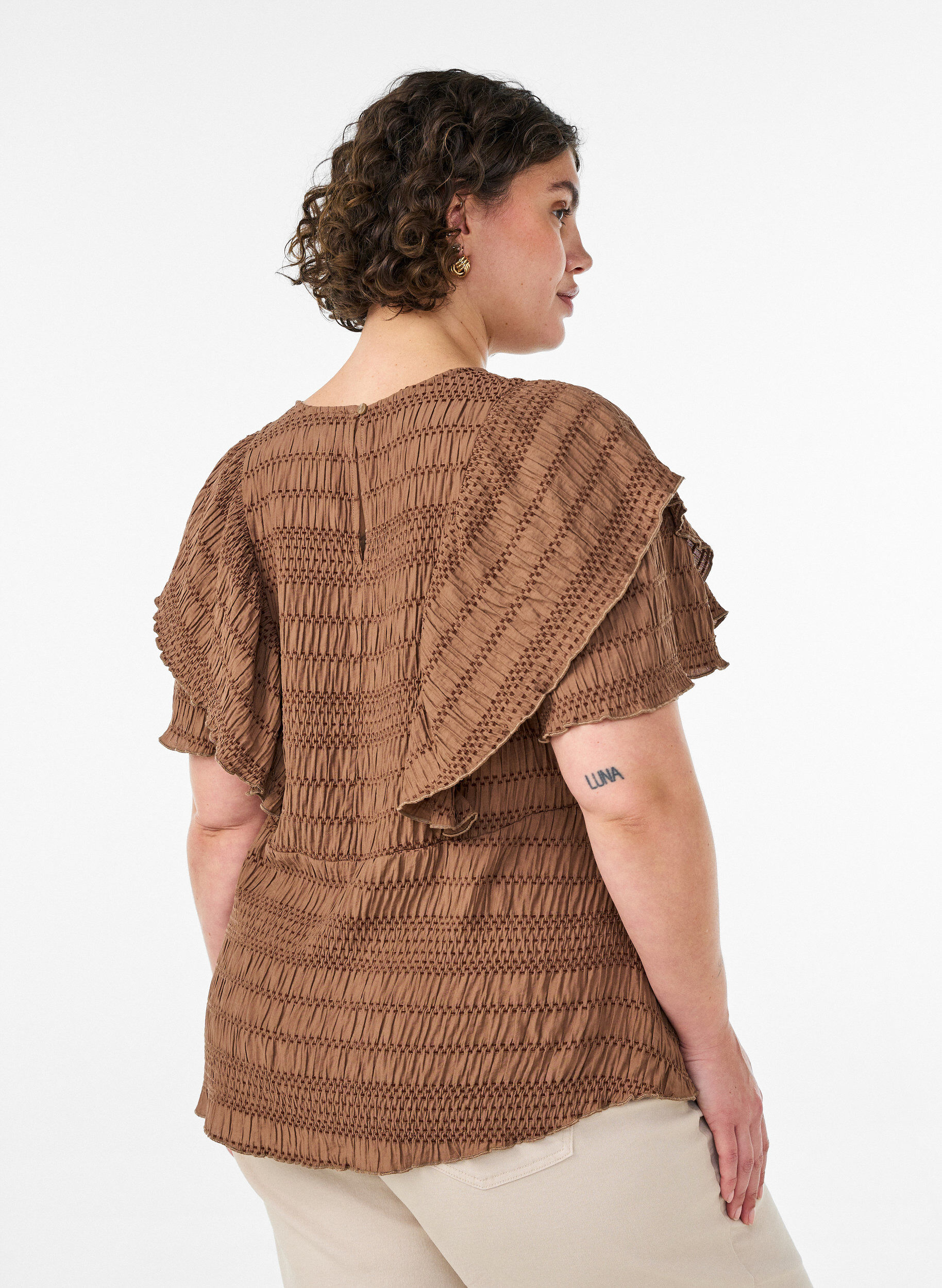 ZizzifashionBlouse with smocked texture and ruffle sleeves, Brown, Model image number 2