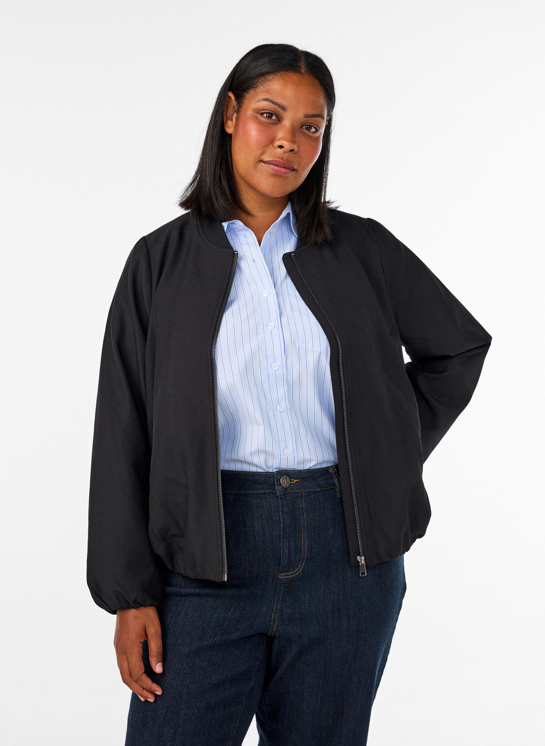 Lightweight jacket with a balloon silhouette, Black, Model