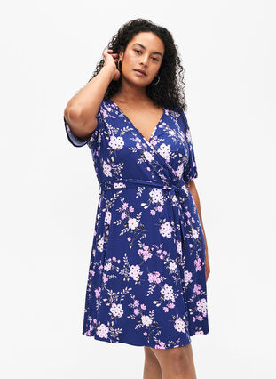 Wrap dress in viscose with short sleeves - Blue - Sz. 40-64 - Zizzifashion Wrap dress in viscose with short sleeves - Blue - Sz. 40-64 - Zizzifashion