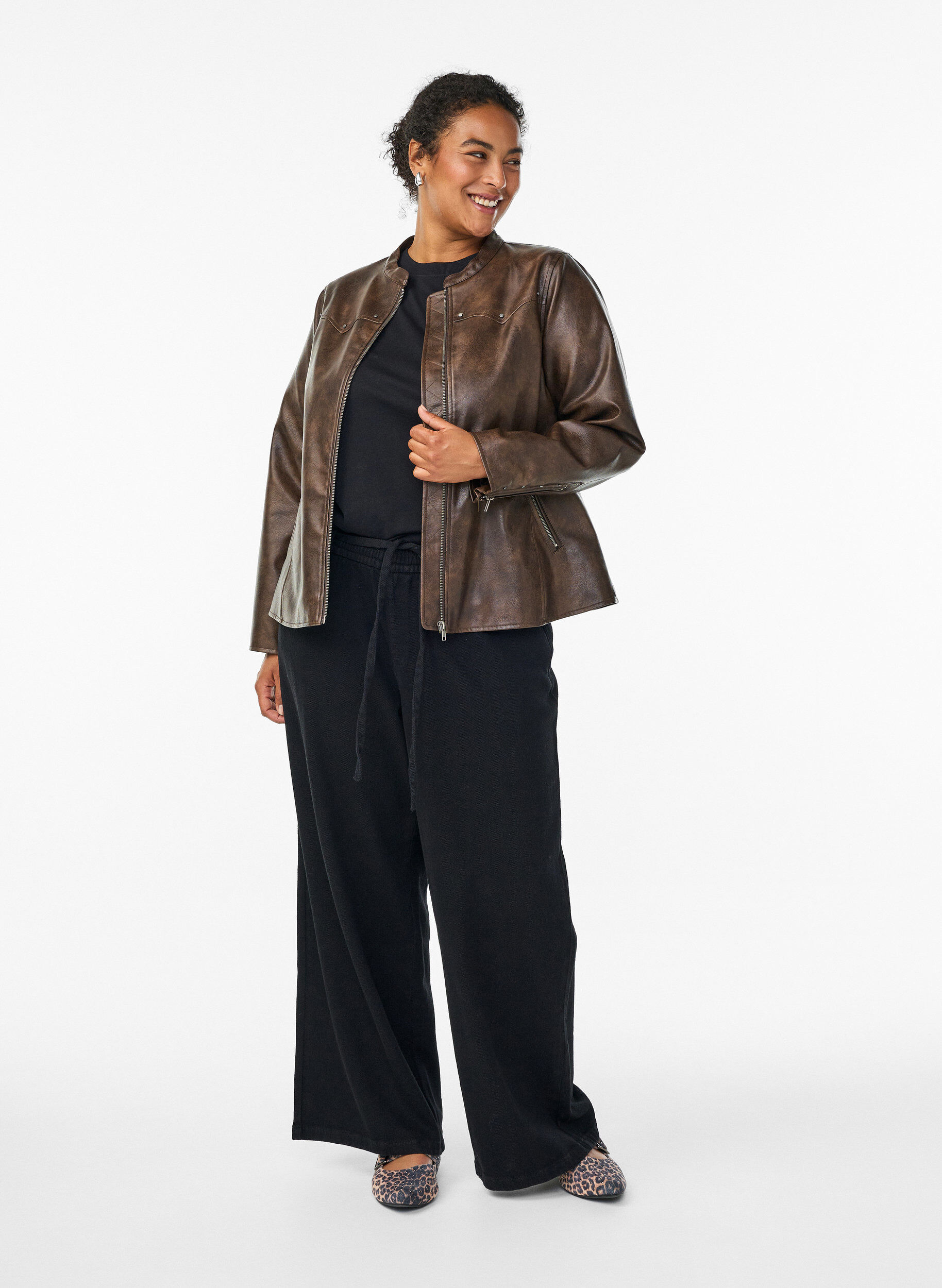 Zizzifashion Faux leather jacket with studs and pockets, Brown, Model image number 1