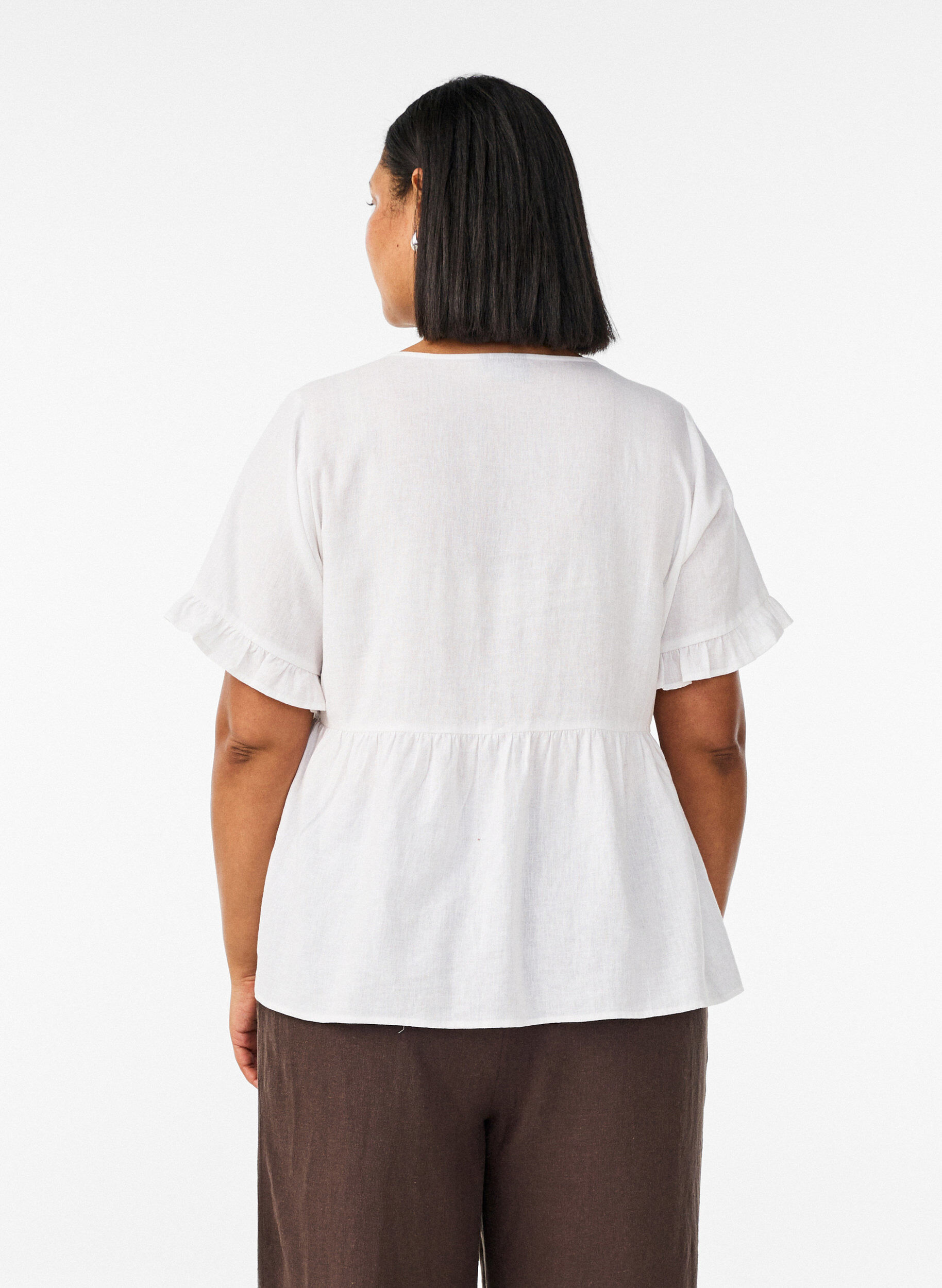 ZizzifashionBlouse in linen and viscose with a V-neck and button fastening, White, Model image number 2