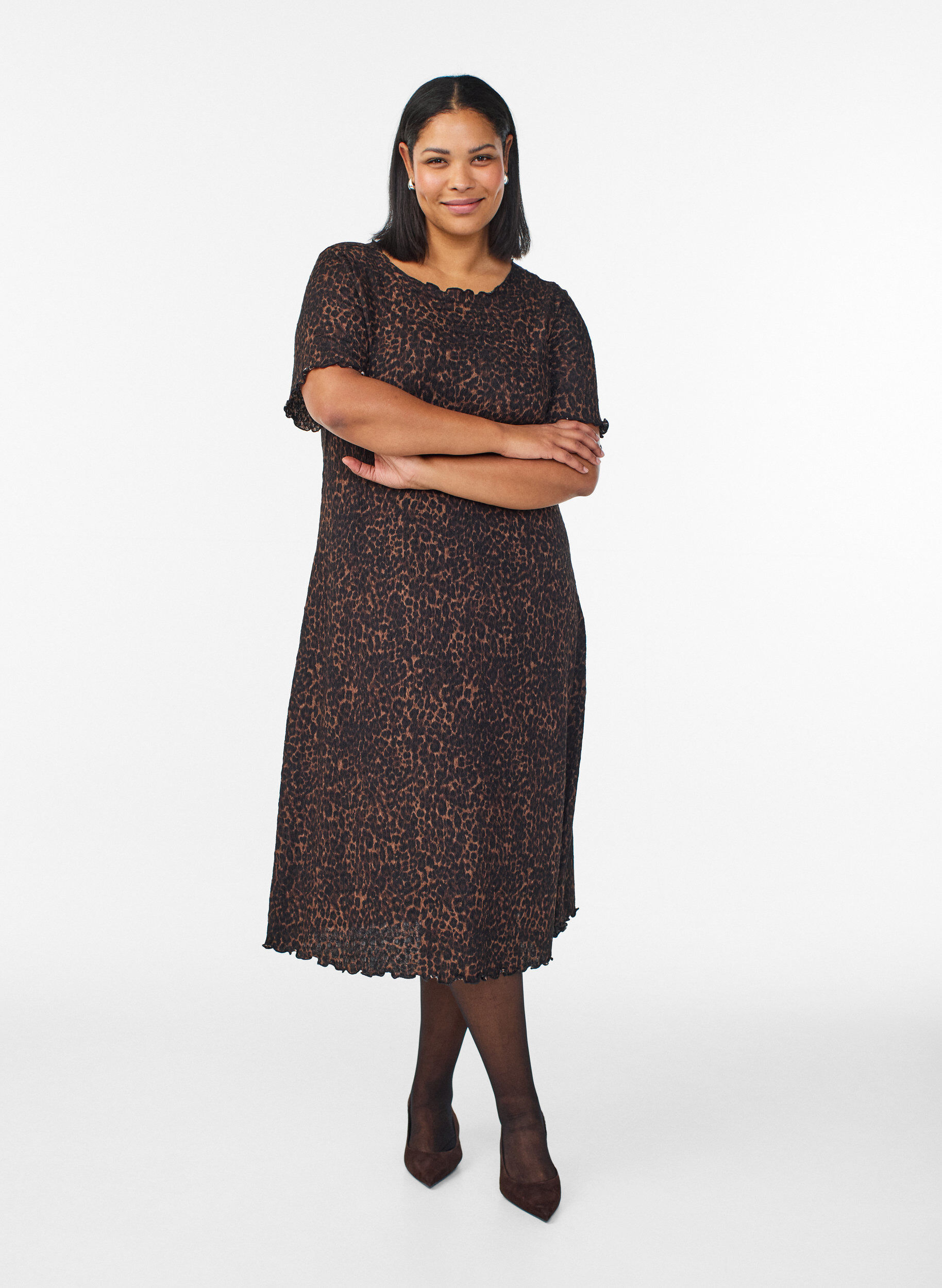 Zizzifashion Textured midi dress with short sleeves, Brown, Model image number 0