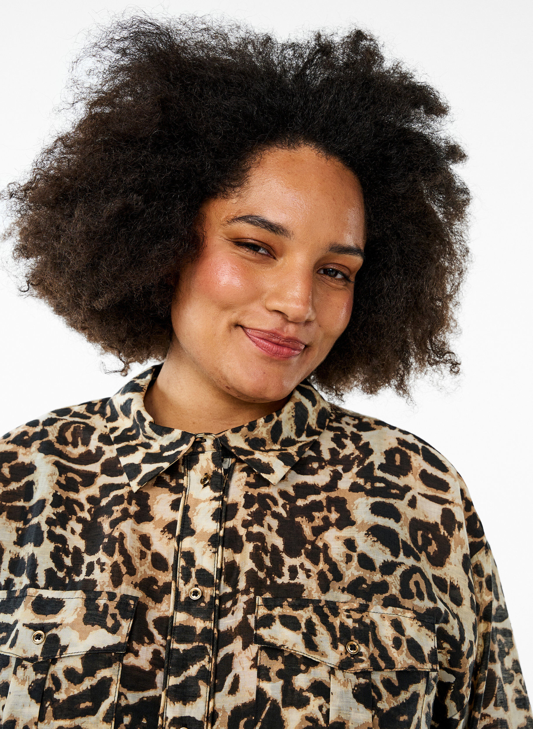 Zizzifashion Loose shirt with animal print and chest pockets, Brown, Model image number 3