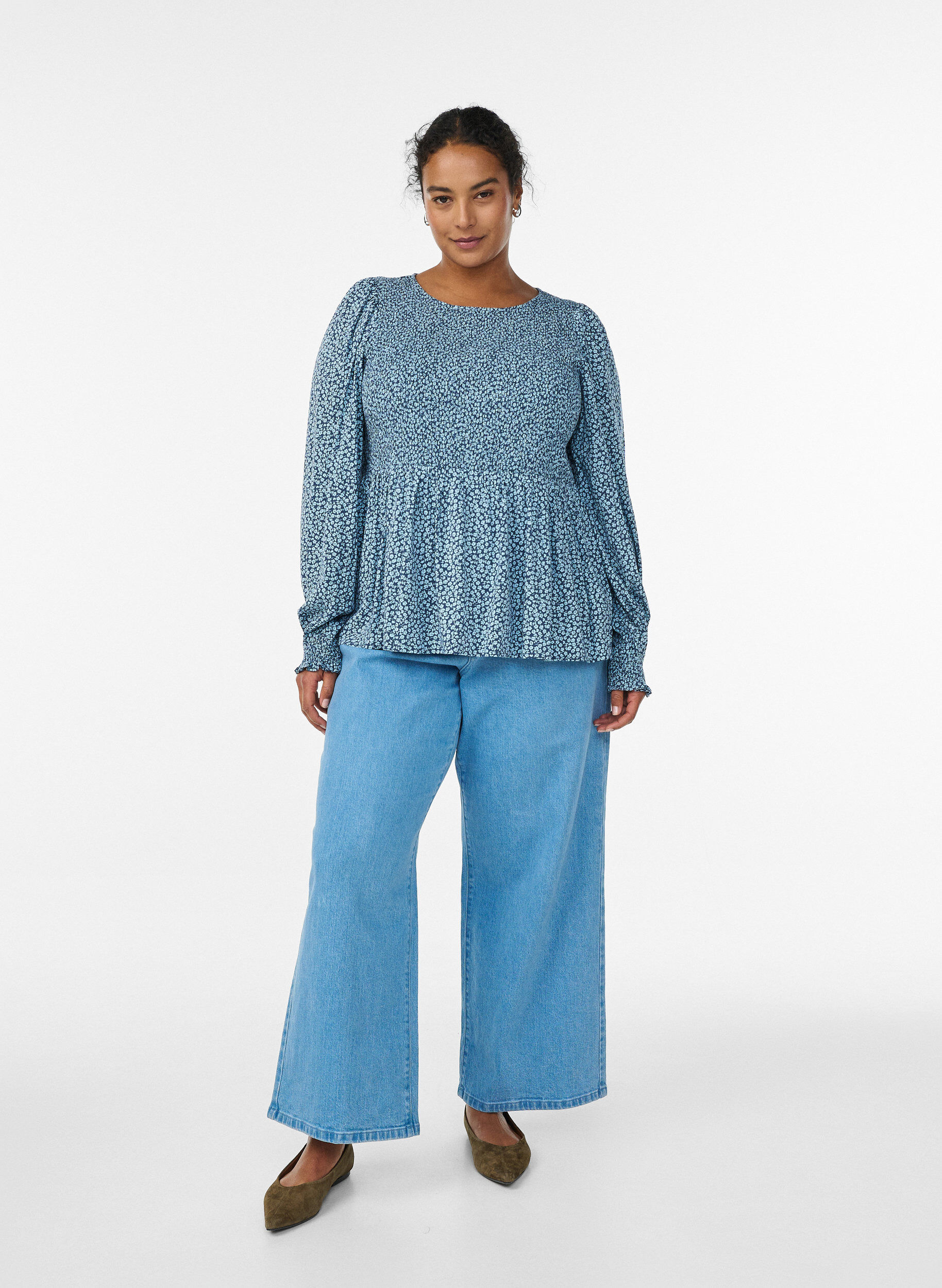 Zizzifashion Blouse with smocked top and floral print, Blue, Model image number 1