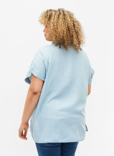 Short-sleeved shirt in lyocell (TENCEL™), Light blue denim, Model image number 1