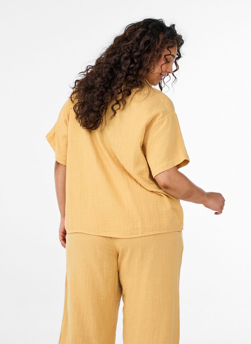 Cotton muslin blouse with short sleeves, Yellow, Model image number 2