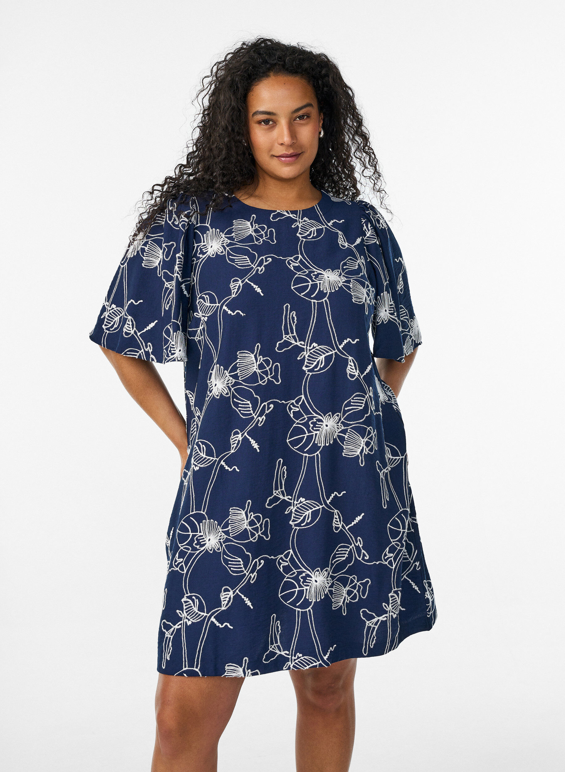 Short A-line dress with embroidered pattern, Blue, Model