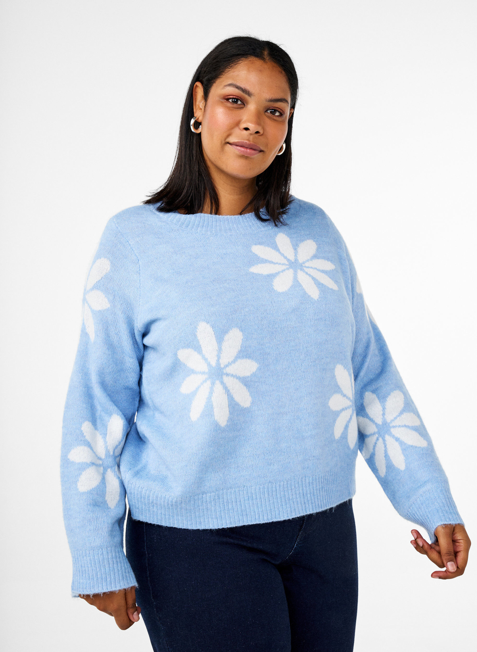 Zizzifashion Knitted blouse with flowers, Della R. Blue Comb, Model image number 0