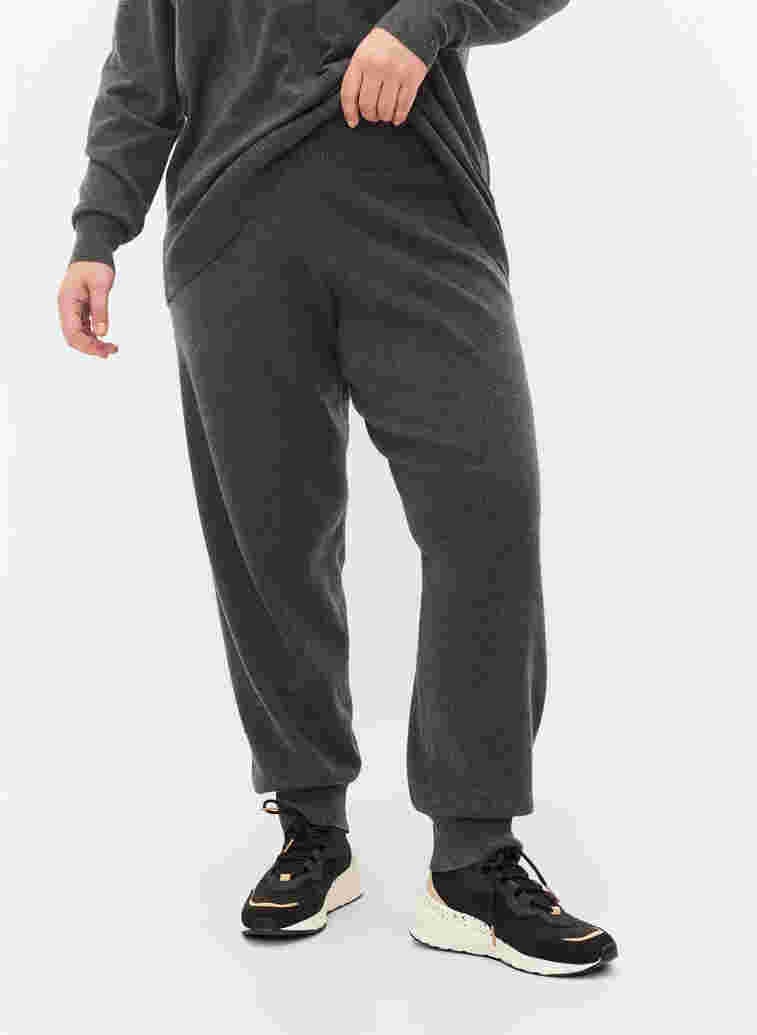 Melange knit trousers in viscose blend, Dark Grey Melange, Model image number 2