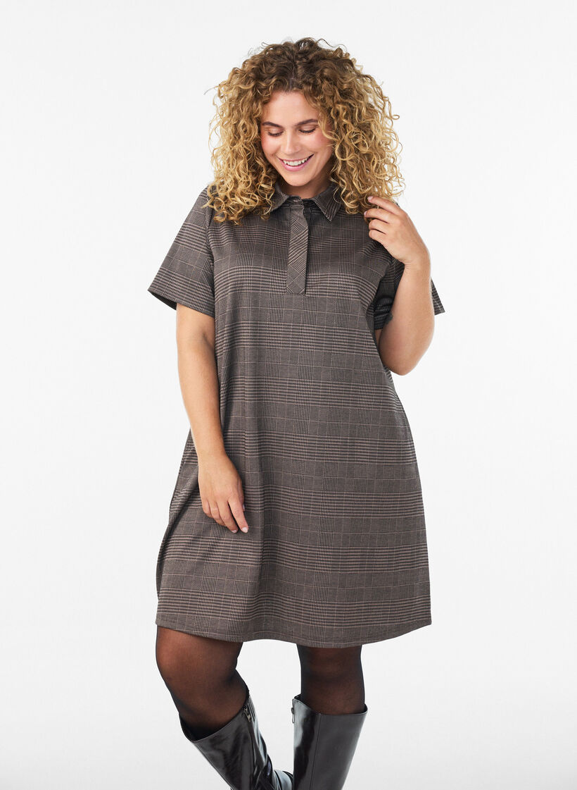 Short checked dress with a shirt collar, Brown, Model image number 0