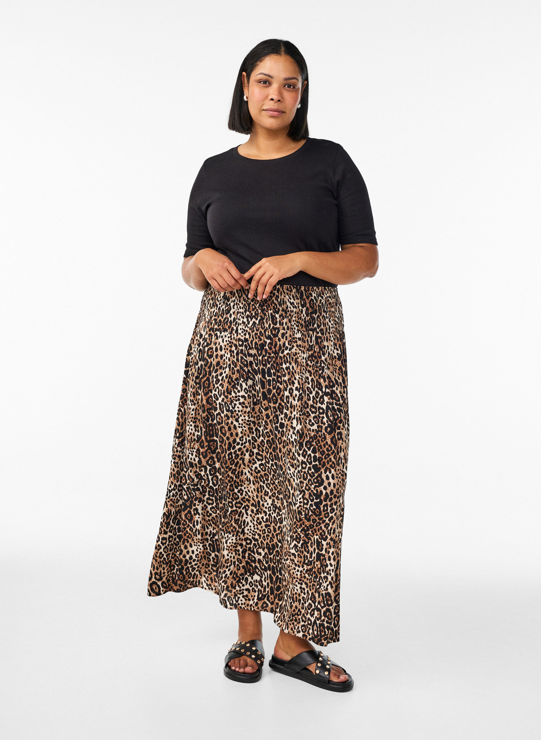 Viscose maxi skirt with smocking, Brown, Model