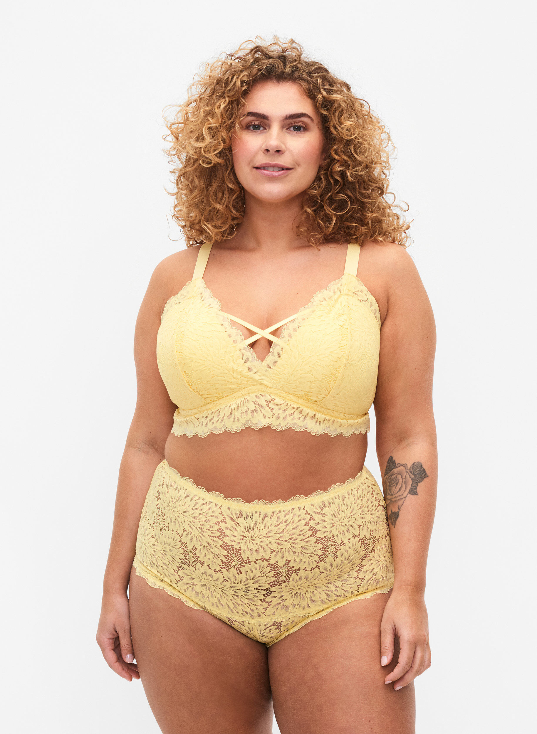 Zizzifashion Lace hipster brief with high waist, Pale Banana ASS, Model image number 0