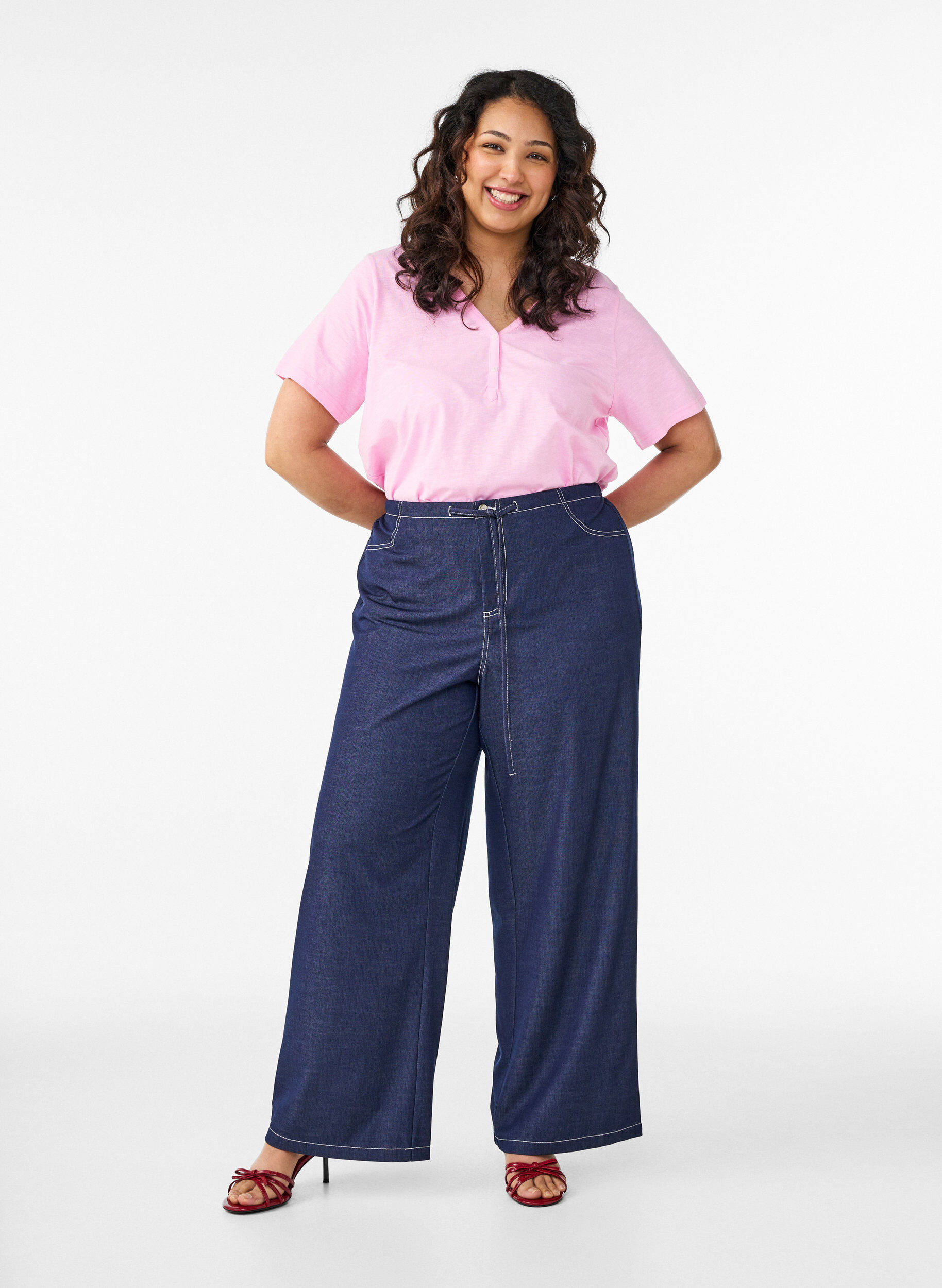 Zizzifashion T-shirt with button detail, Pink, Model image number 1