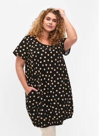 Short-sleeved, printed cotton dress, Black W. dot, Model