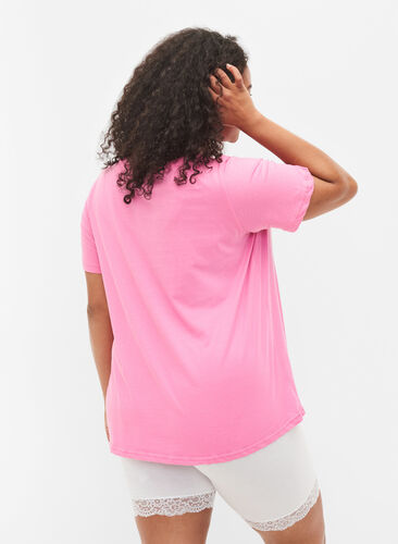 Support the breasts - T-shirt in cotton, Wild Orchid, Model image number 1