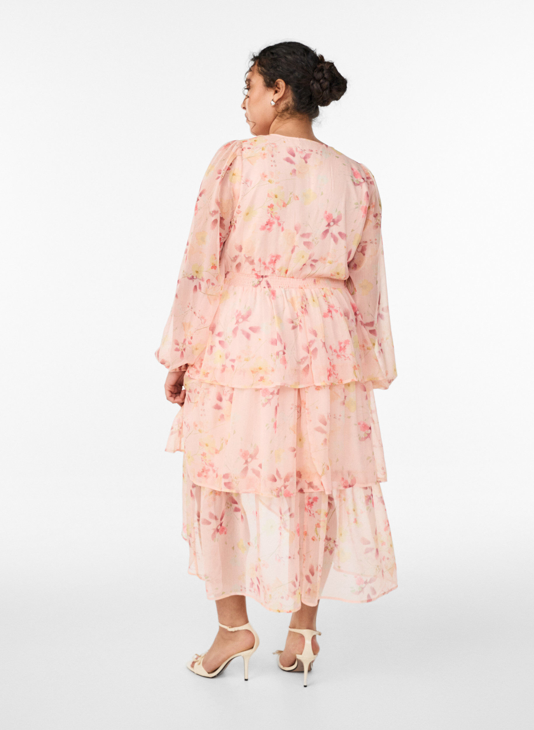 Zizzifashion Floral midi dress in chiffon with a smocked waist, Orange, Model image number 1