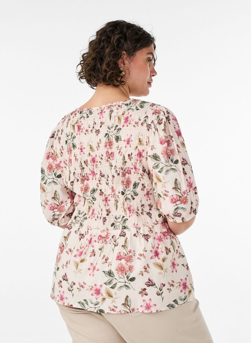 Viscose blouse with smock and peplum effect, Vanilla, Model image number 2