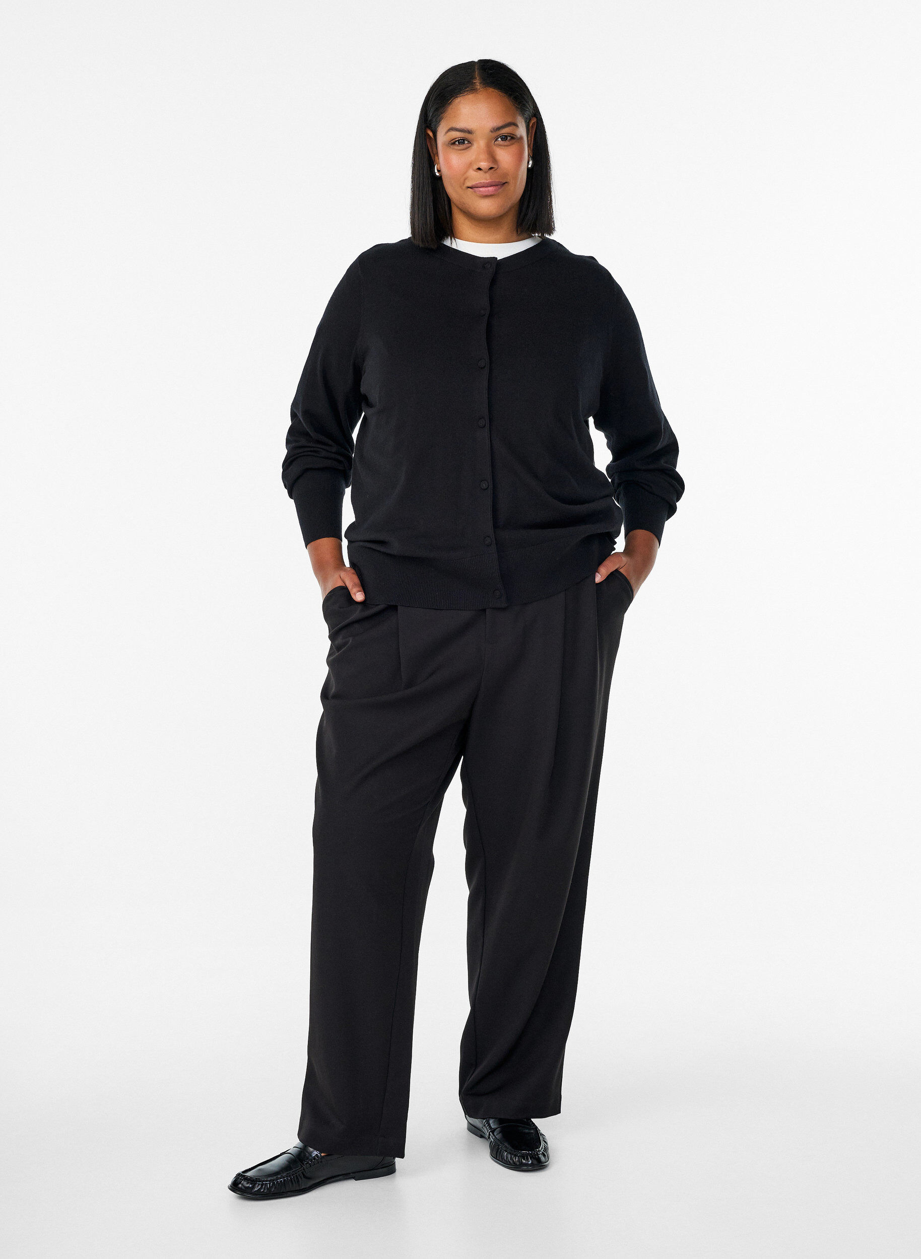 Zizzifashion Cardigan with round neck and fabric-covered buttons, Black, Model image number 1