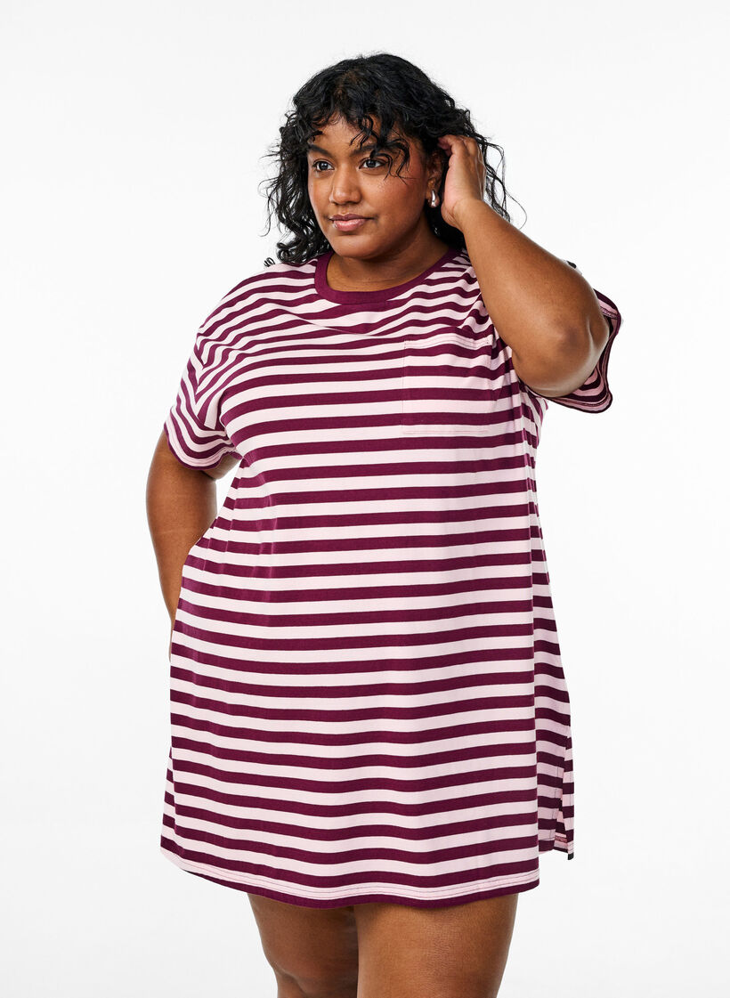 Long night t-shirt in organic cotton with stripes, Red, Model image number 0