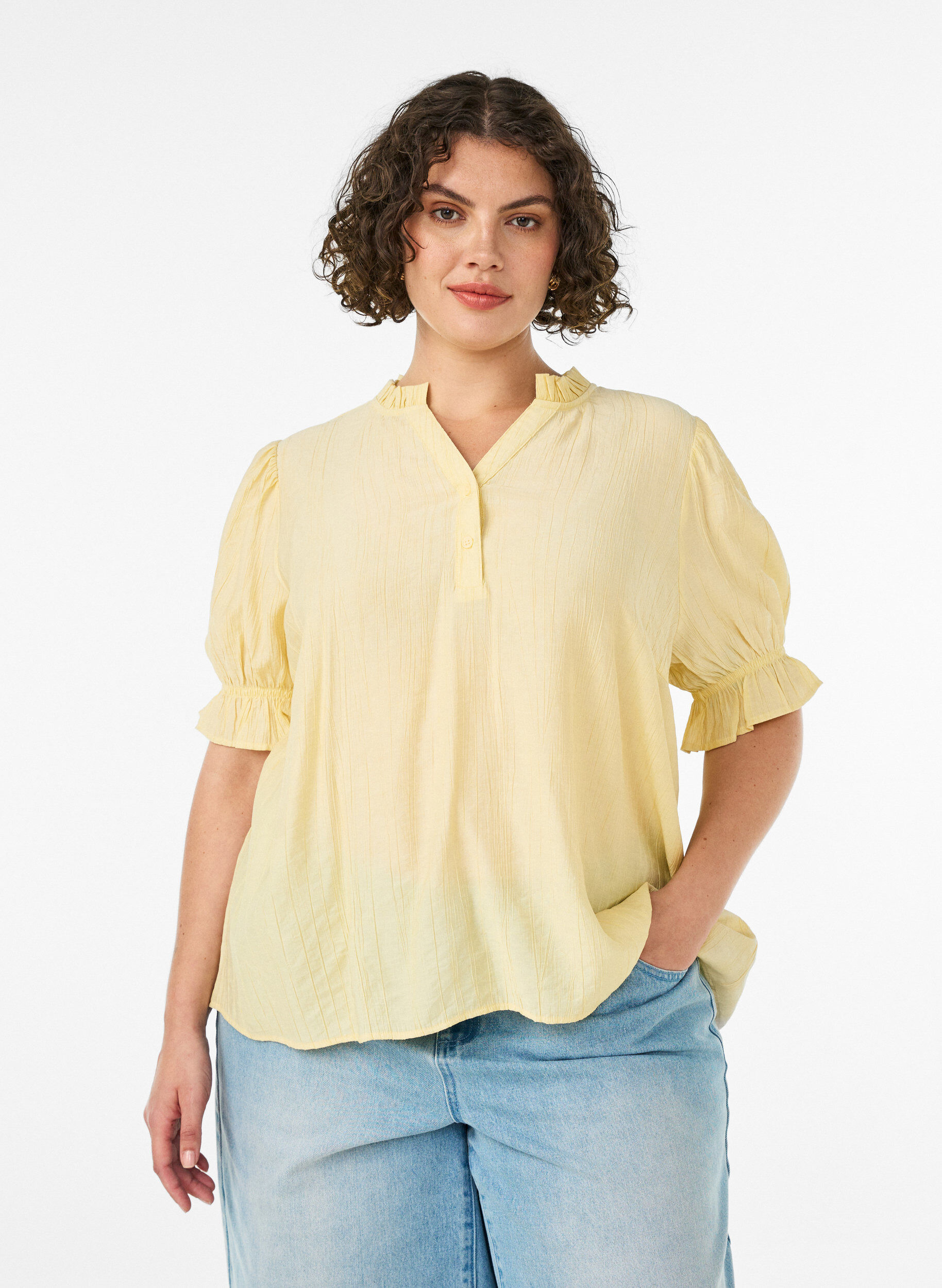 Short-sleeved blouse in a viscose blend with texture and ruffle sleeves, Yellow, Model