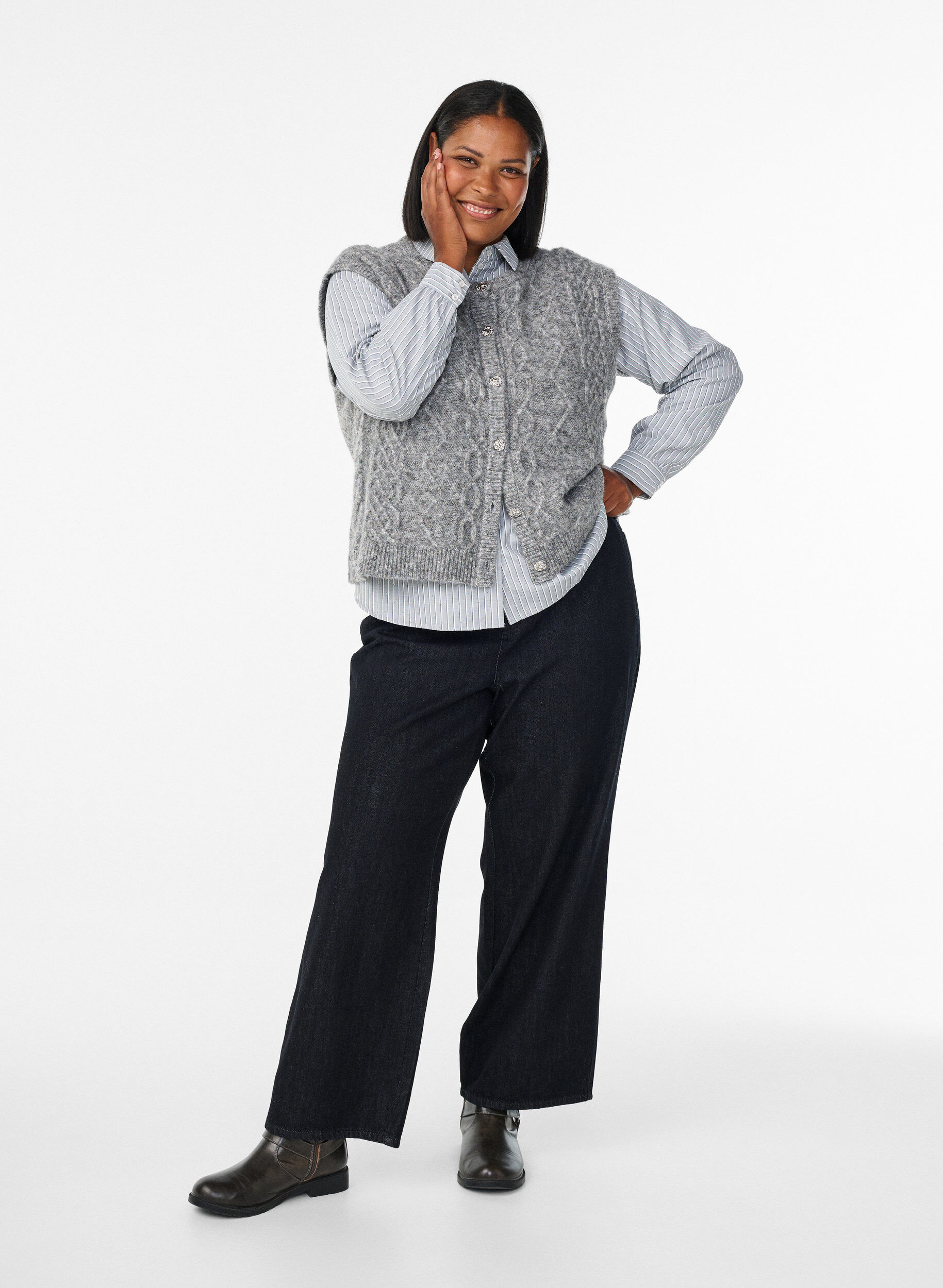 Zizzifashion Patterned knitted vest with decorative buttons, Grey, Model image number 1