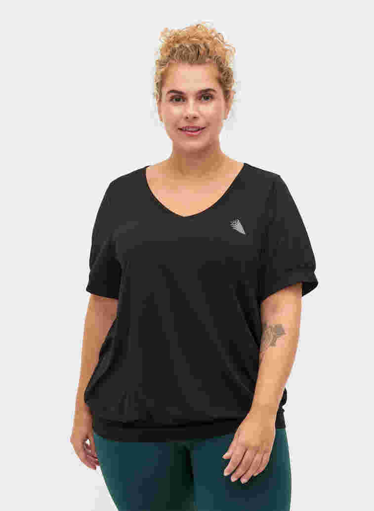 Plain workout t-shirt with v-neck, Black, Model image number 0