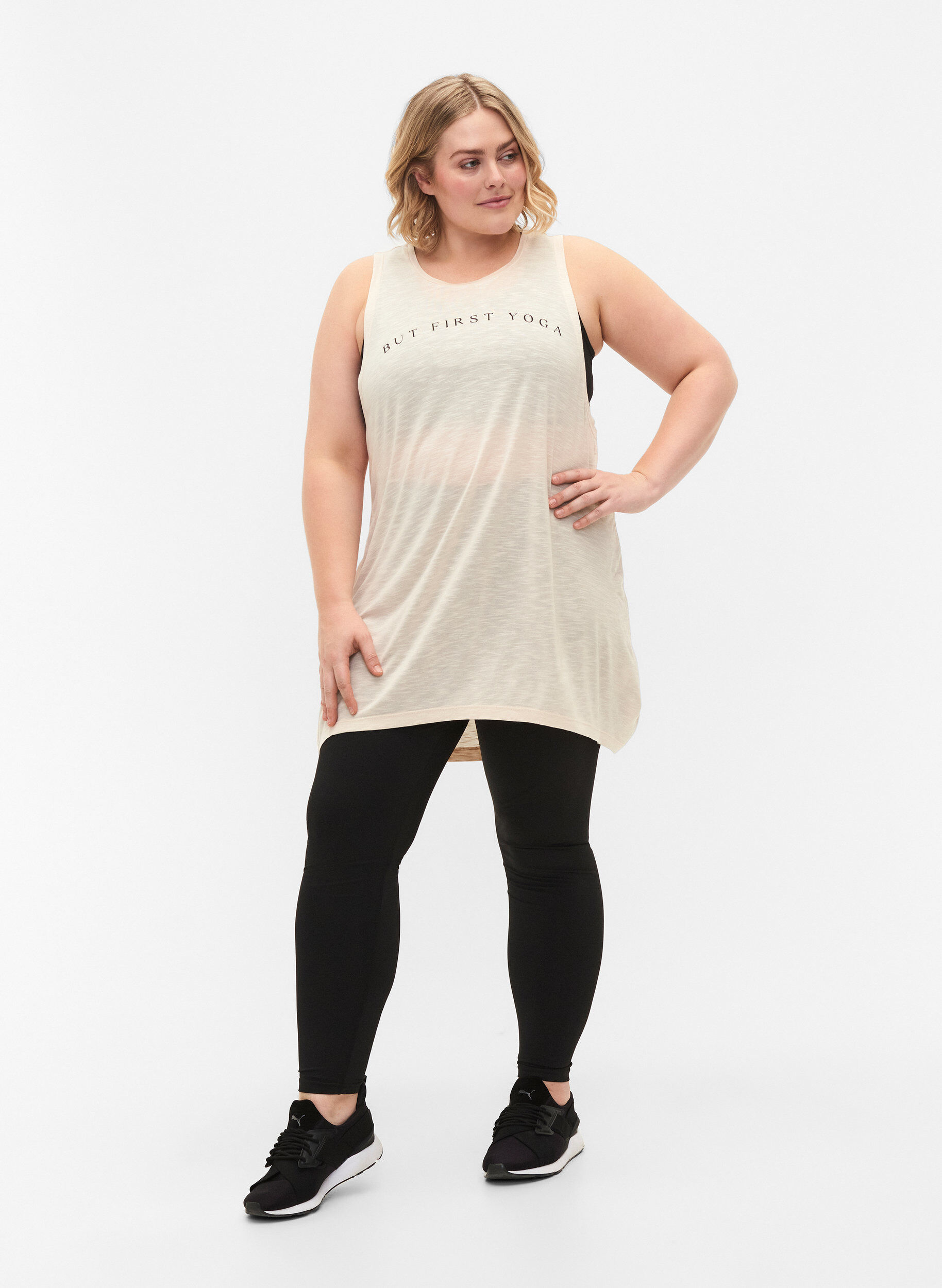 Zizzifashion Sleeveless training top in viscose, Lilac Ash w. BlackP., Model image number 2