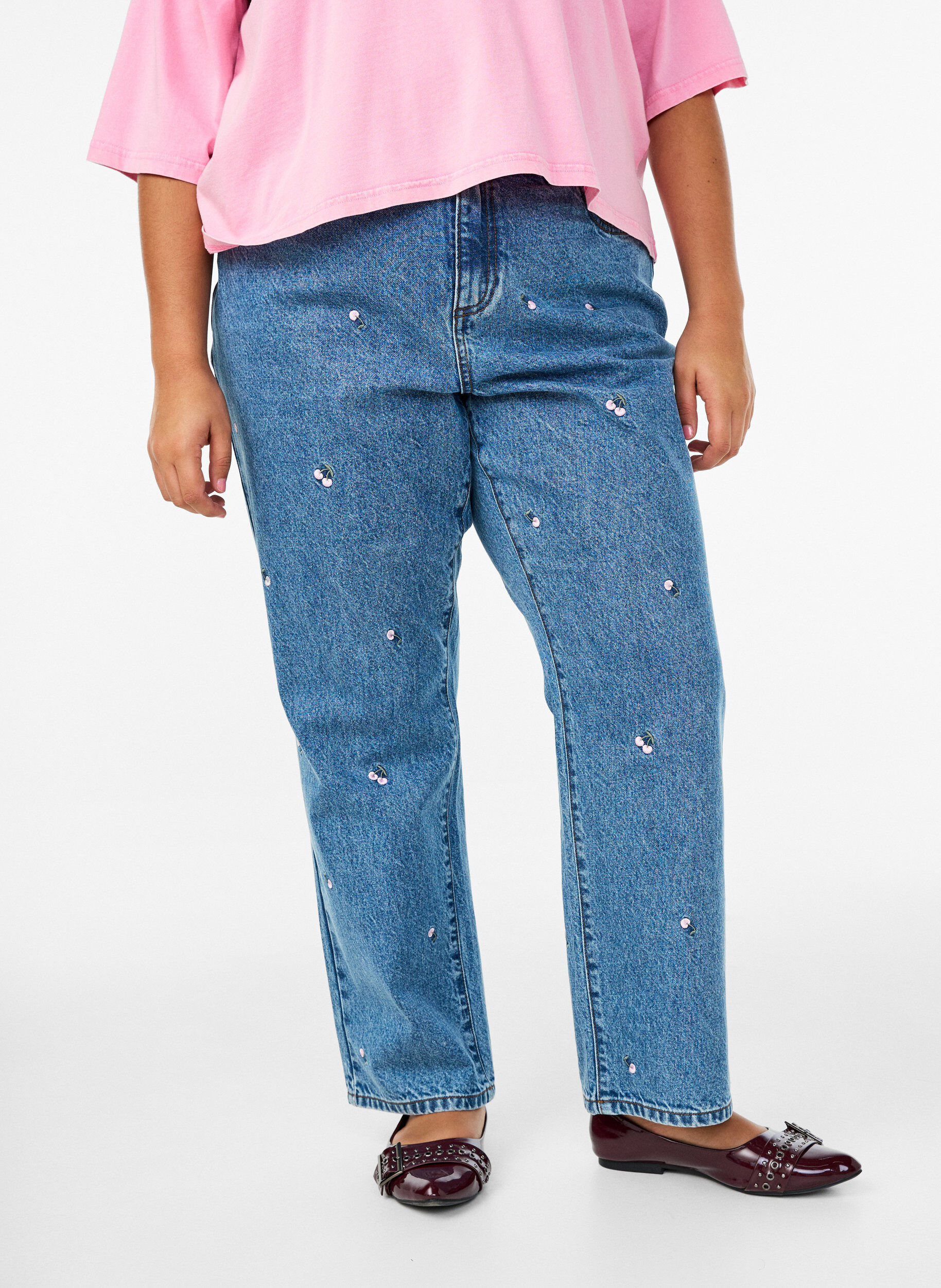 Zizzifashion High-waisted Gemma jeans with embroidered details, Blue, Model image number 2