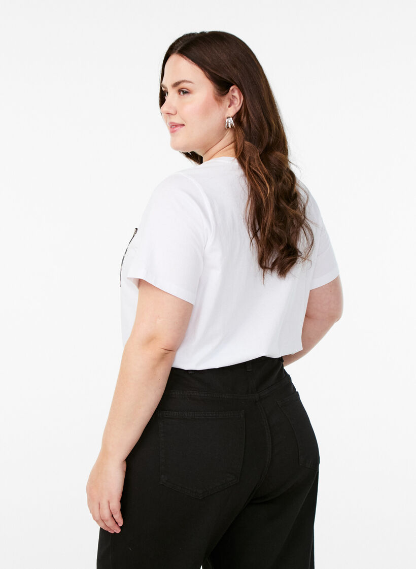 T-shirt with chest pocket, White, Model image number 2