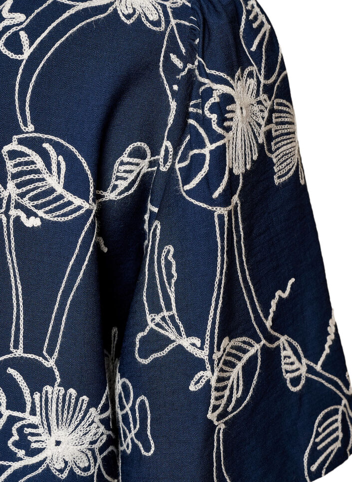 Short-sleeved blouse with embroidered pattern, Blue, Packshot image number 3