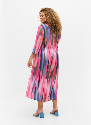 Printed midi dress with 3/4 sleeves, Pink AOP, Model image number 1