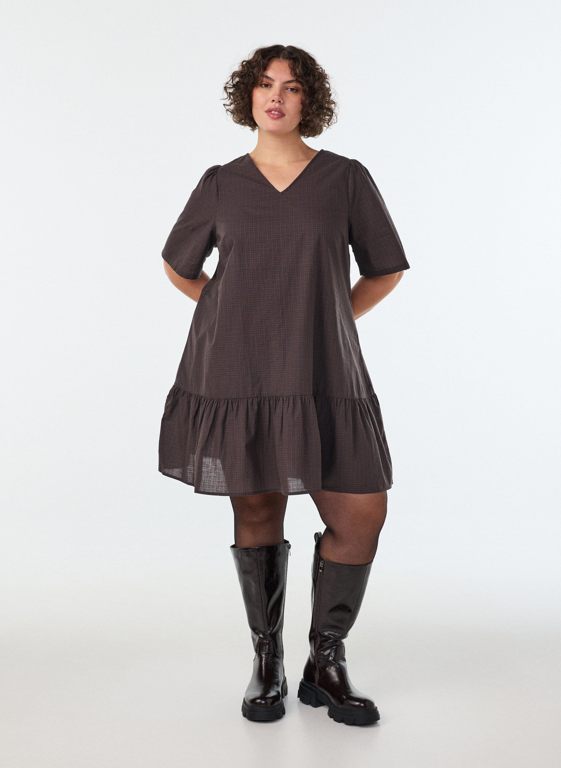 ZizzifashionShort checked dress with ruffle hem, Brown, Model image number 1