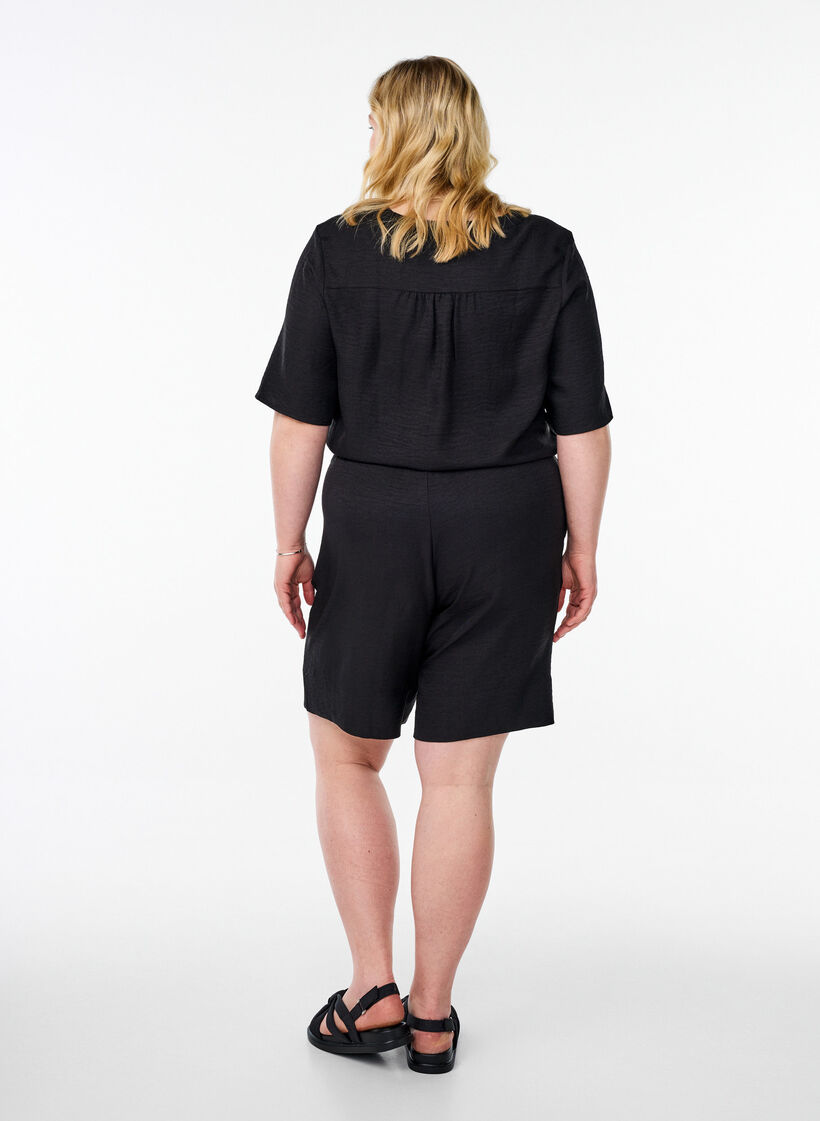 Shorts with pockets and high waist, Black, Model image number 2