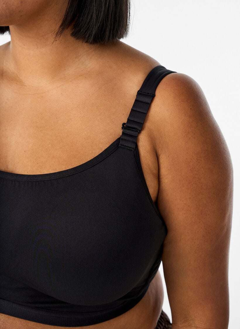High support sports bra with underwire and padded straps, Black, Model image number 3