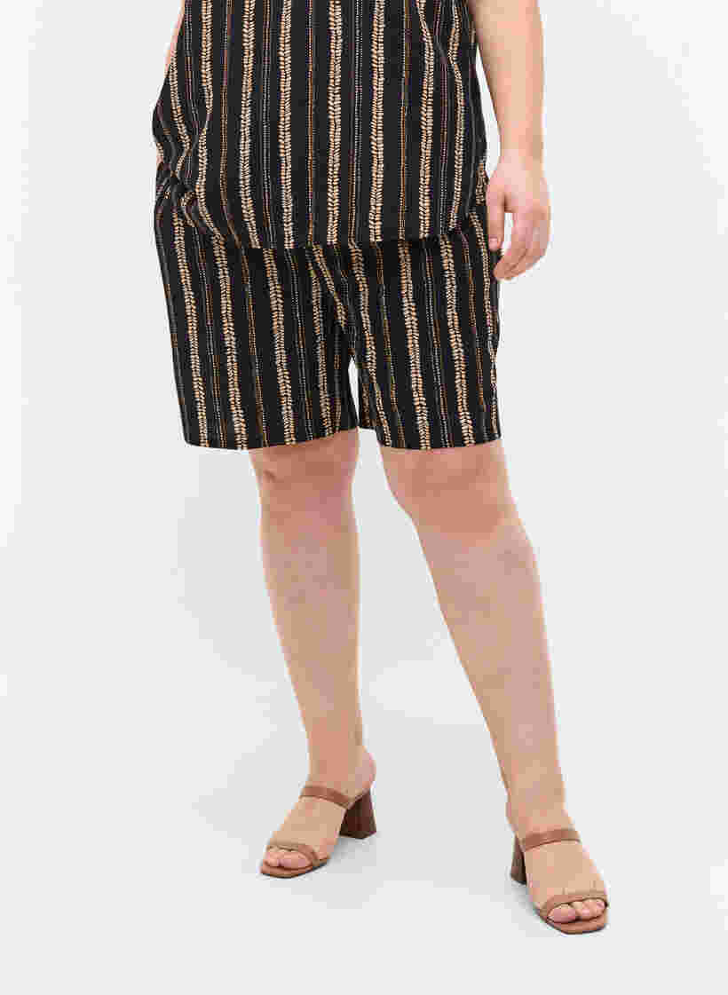 Printed shorts with pockets, Graphic Stripe, Model image number 2
