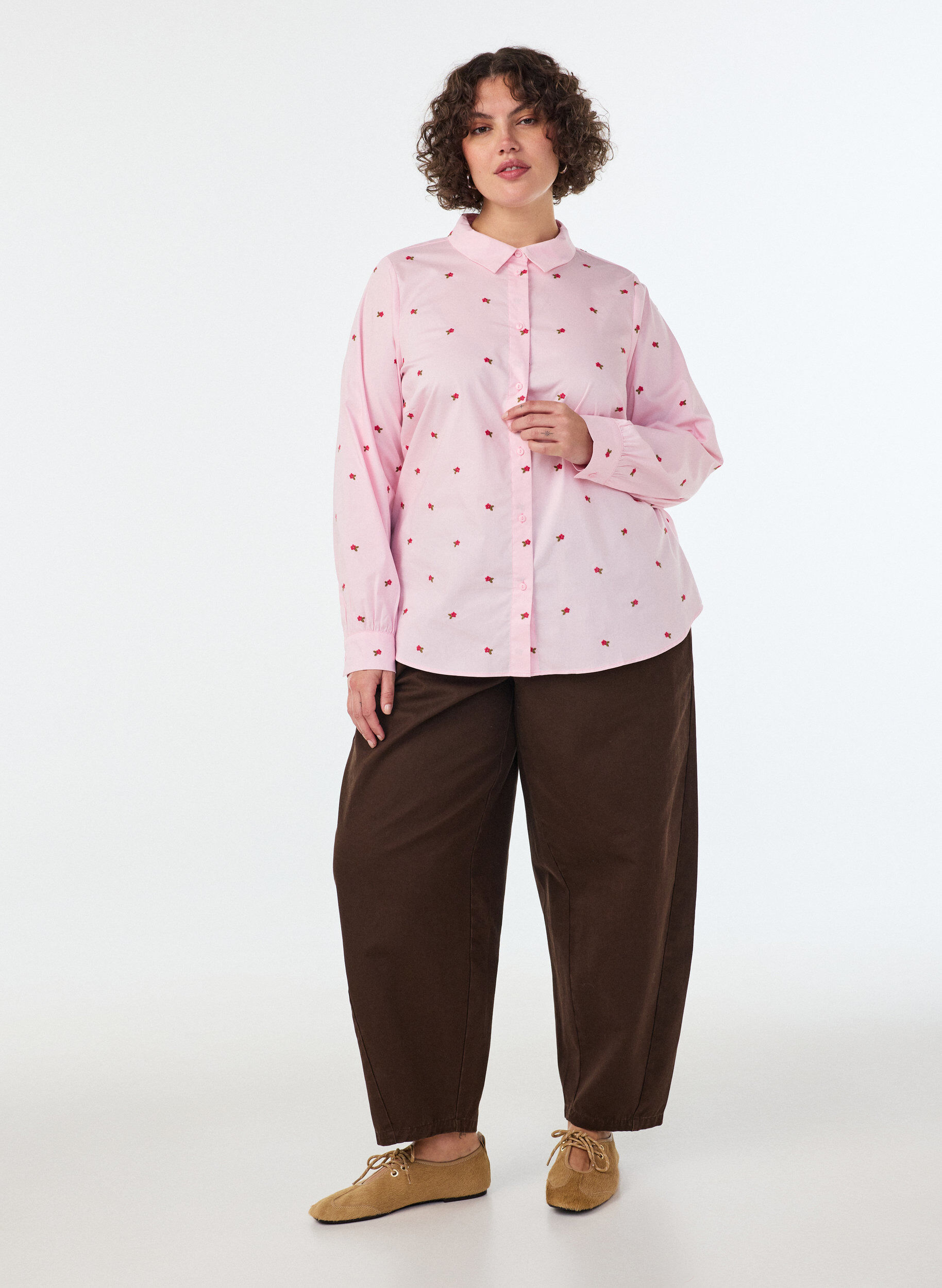 ZizzifashionShirt with embroidered flowers, Pink, Model image number 1