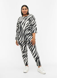 Leggings with zebra print, White Zebra, Model