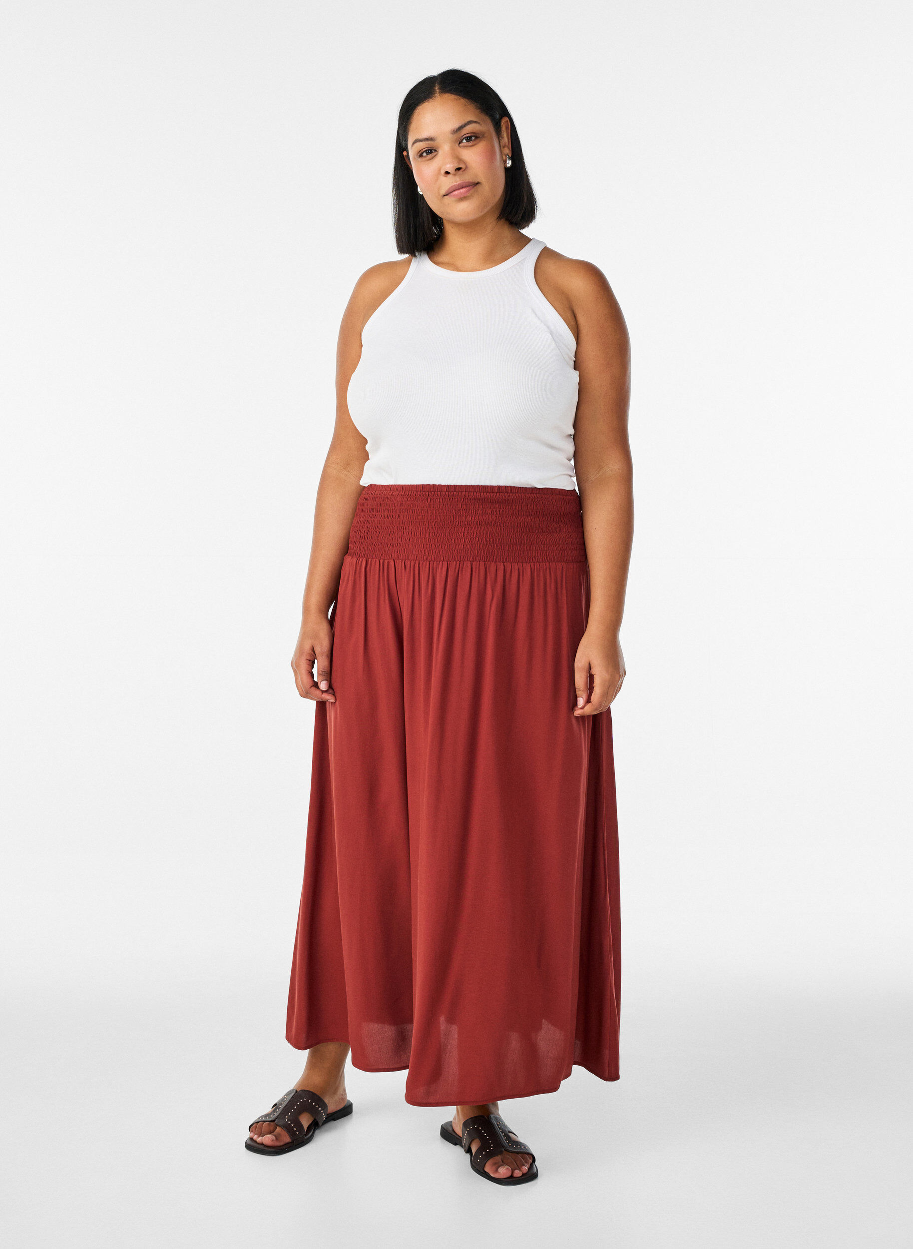 Viscose maxi skirt with smocking, Red, Model