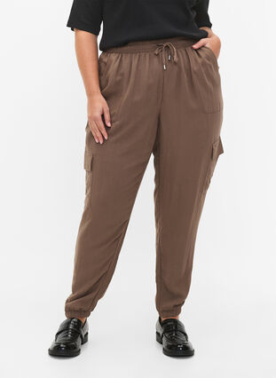 Loose cargo trousers in viscose, Chocolate Chip, Model image number 2