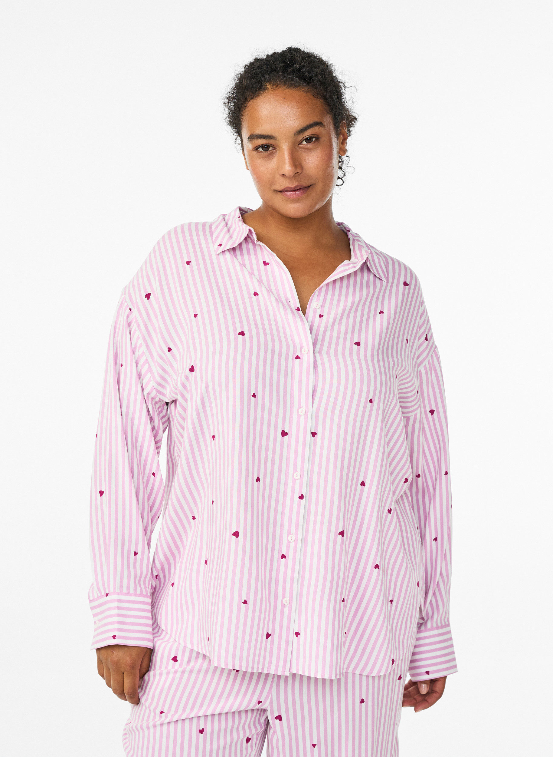 Nightshirt with stripes and hearts, Rose, Model