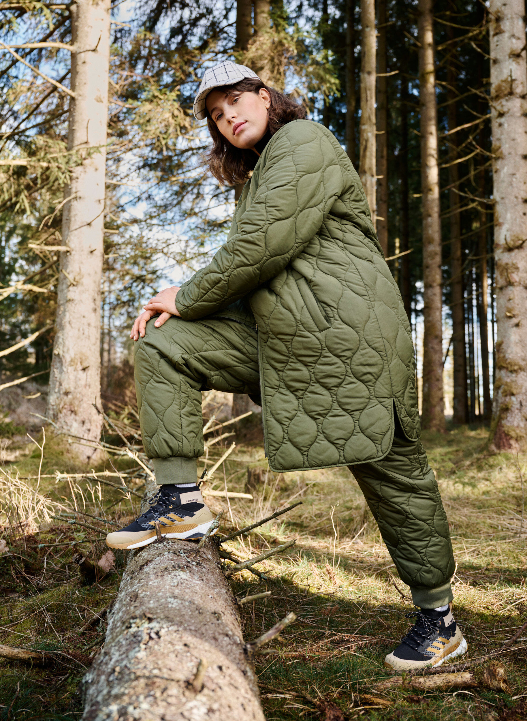 Zizzifashion Long quilted jacket with pockets and zipper, Winter Moss, Image image number 1