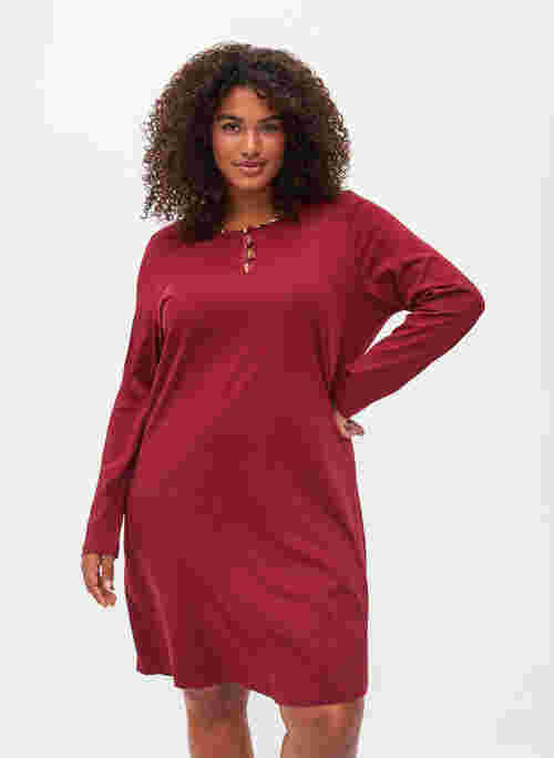 Cotton nightdress with long sleeves