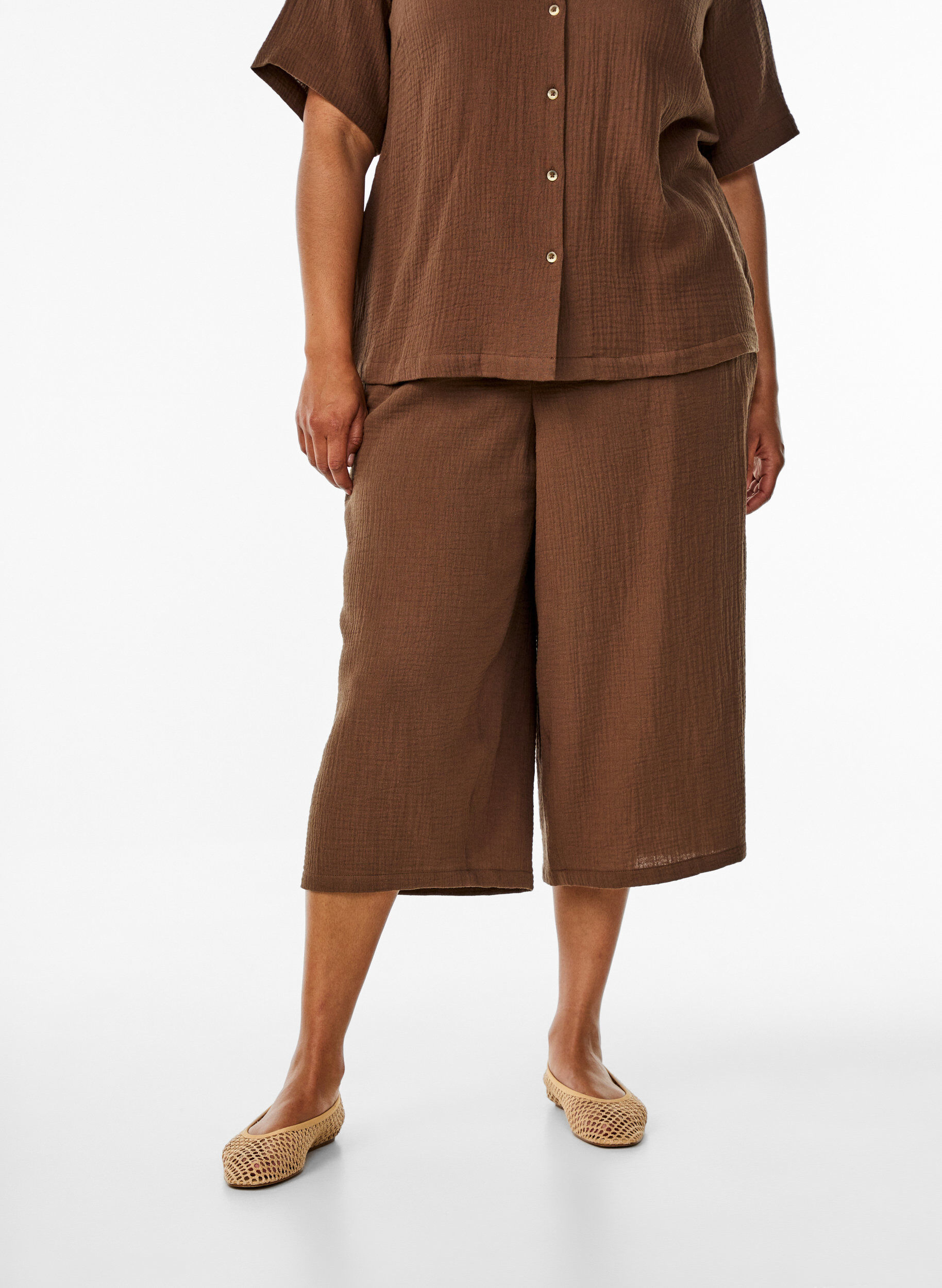 Zizzifashion Culotte trousers in cotton muslin with high waist, Brown, Model image number 2