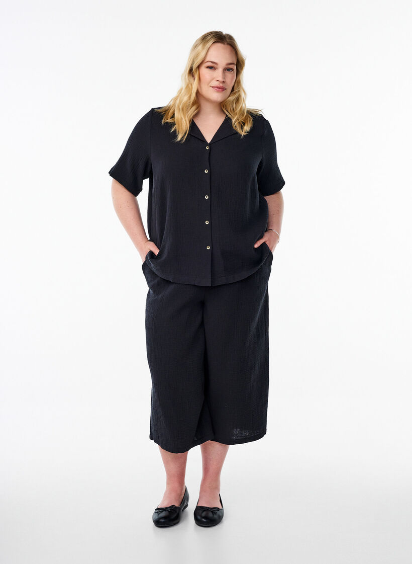 Short-sleeved shirt in cotton muslin, Black, Model image number 1