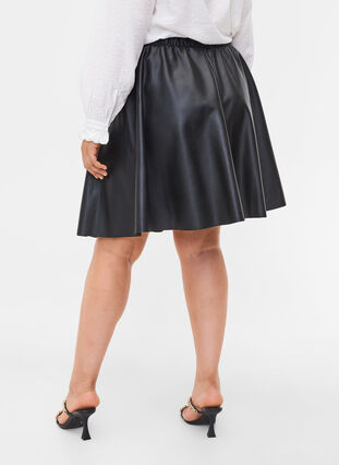 Loose skirt in faux leather, Black, Model image number 1
