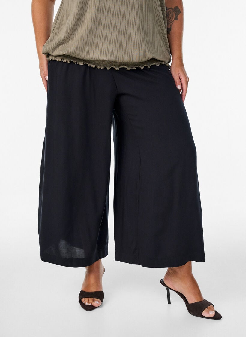 Culottes in viscose with a high waist and wide legs, Black, Model image number 2