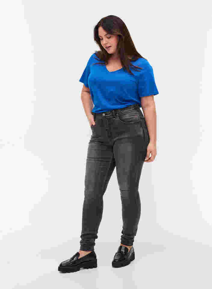 Organic cotton T-shirt with V-neckline, Princess Blue, Model image number 2