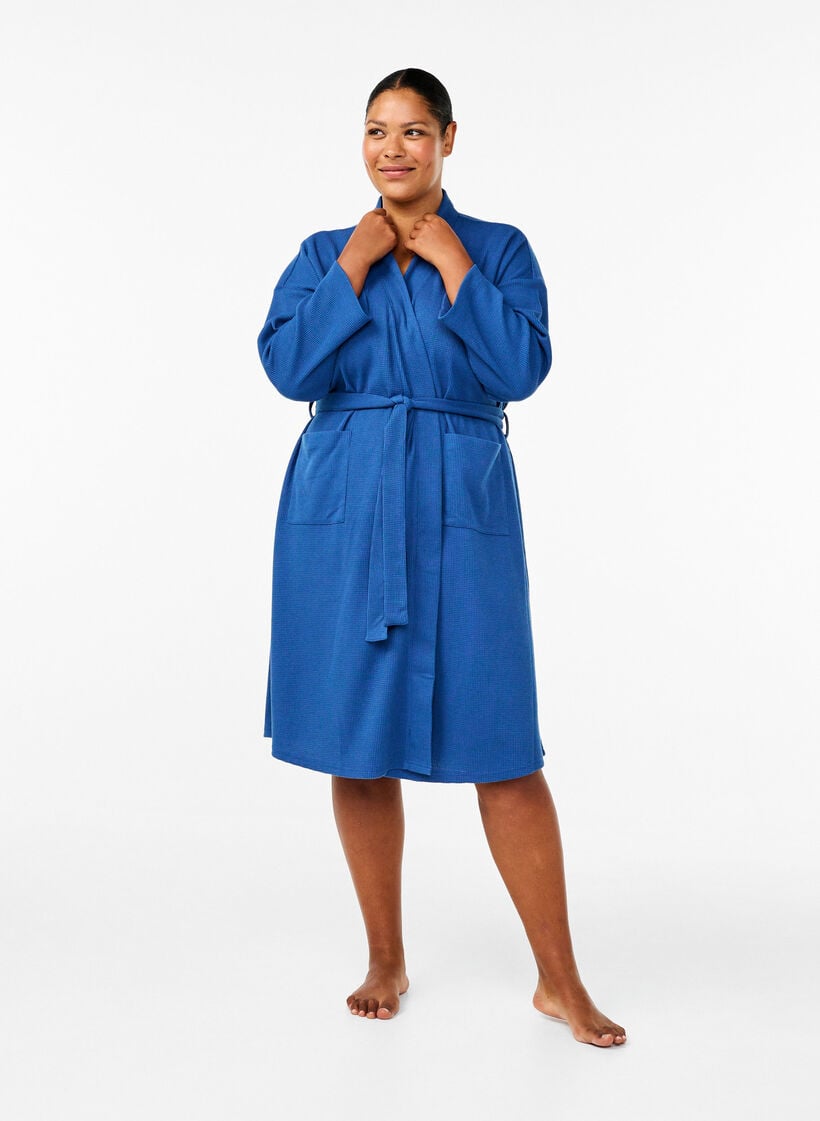 Bathrobe with pockets and tie belt, Blue Opal, Model image number 2