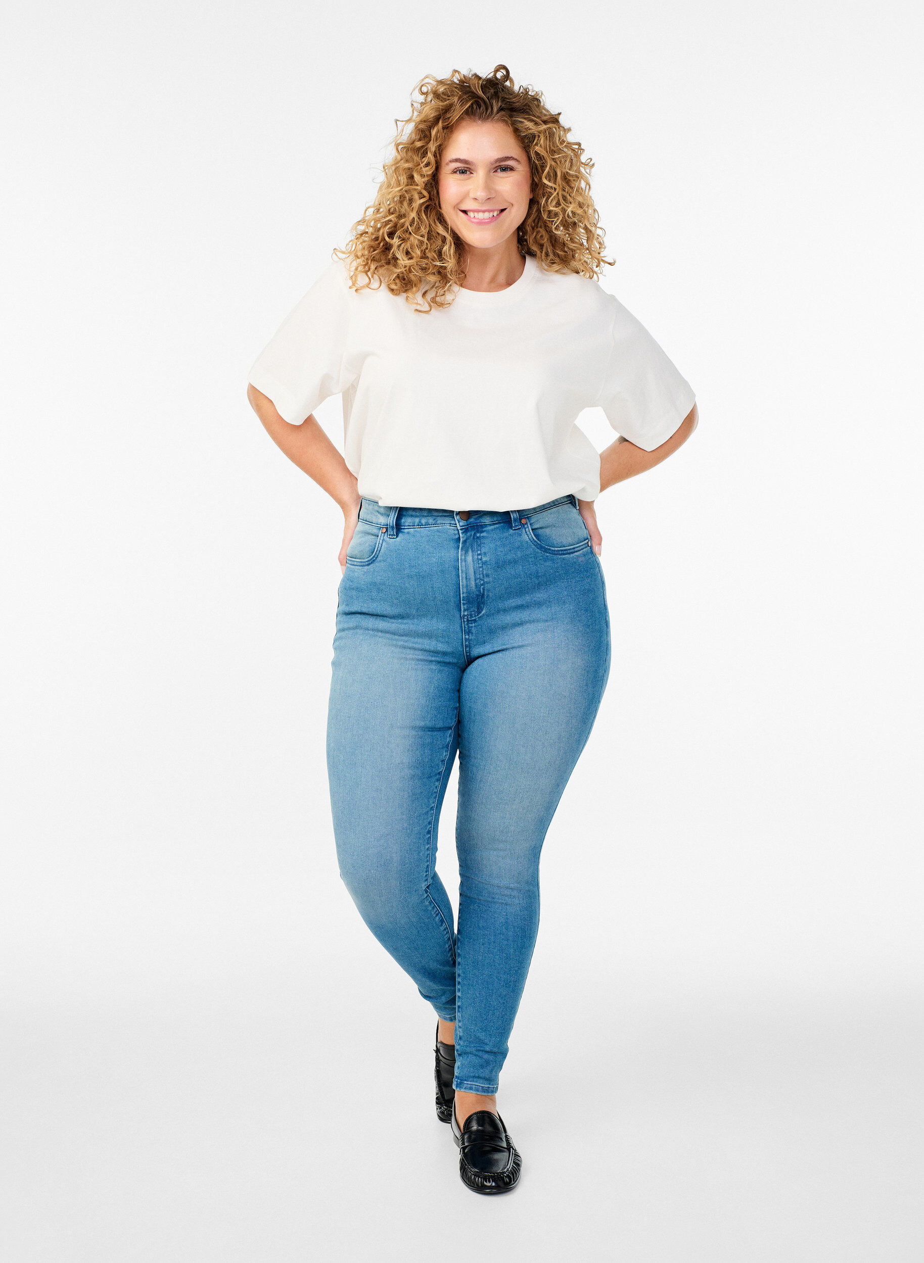 Super slim Amy jeans with high waist, Light Blue, Model