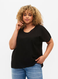 Short-sleeved blouse in cotton blend with linen, Black, Model